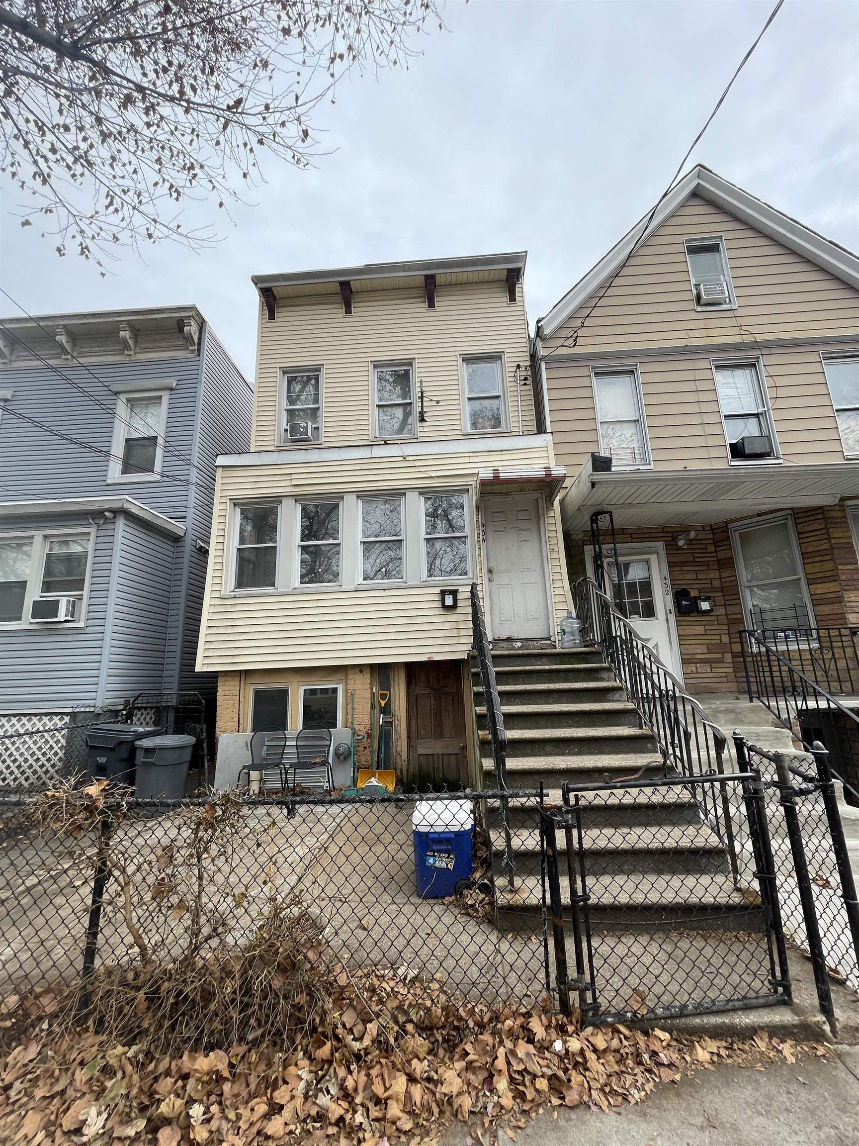 434 MALLORY AVE
