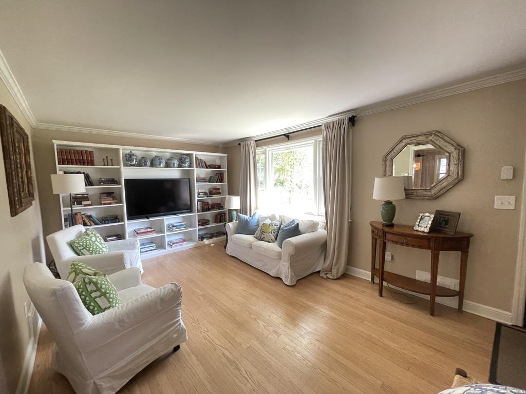 353 ACACIA RD
