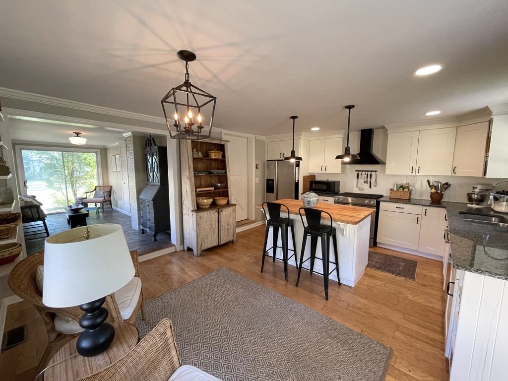 353 ACACIA RD