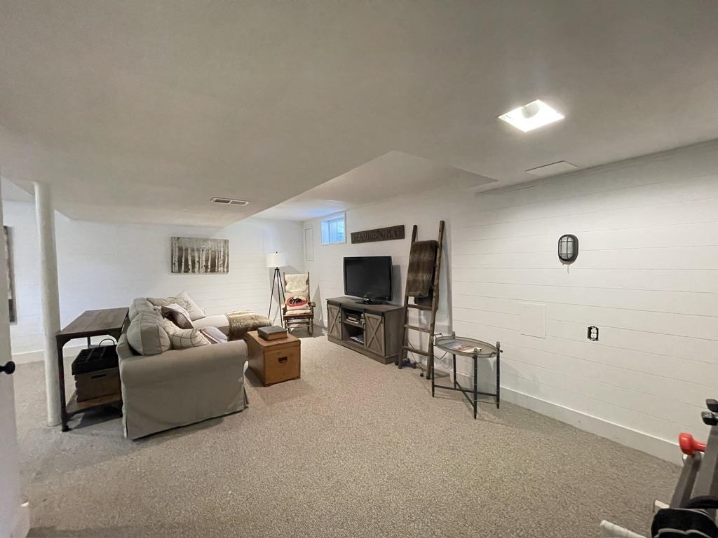 353 ACACIA RD