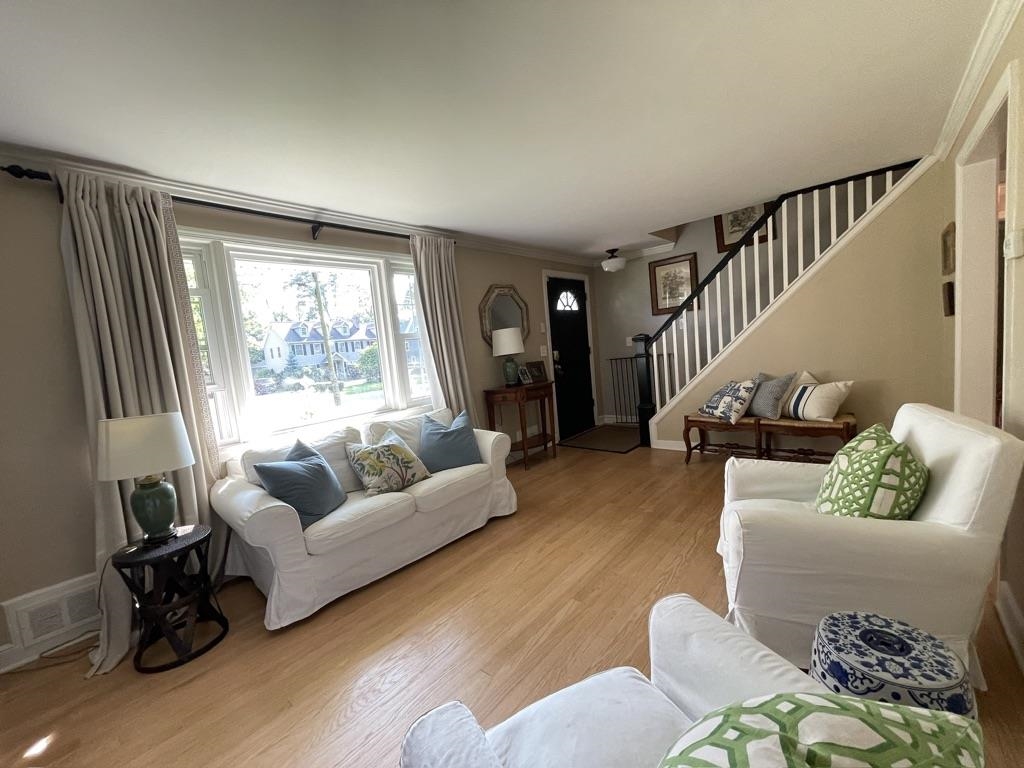 353 ACACIA RD