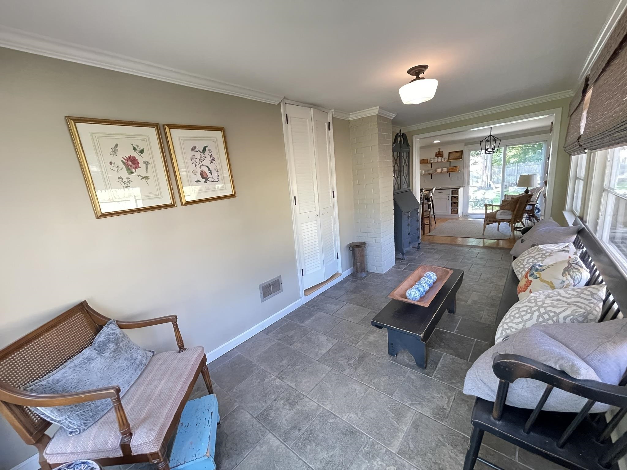 353 ACACIA RD