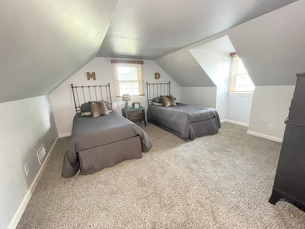 353 ACACIA RD