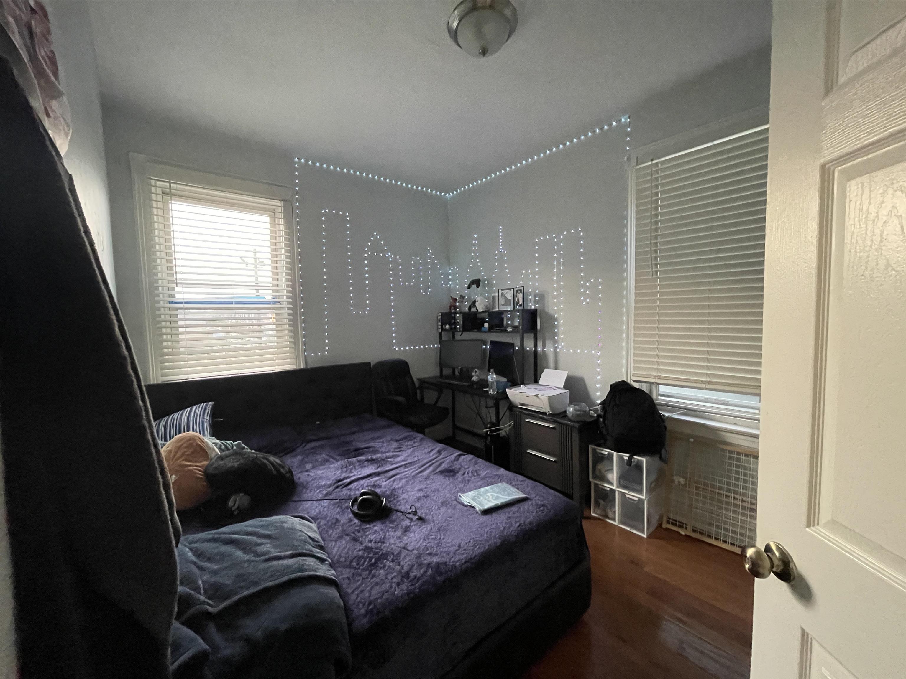 33 CLERK ST