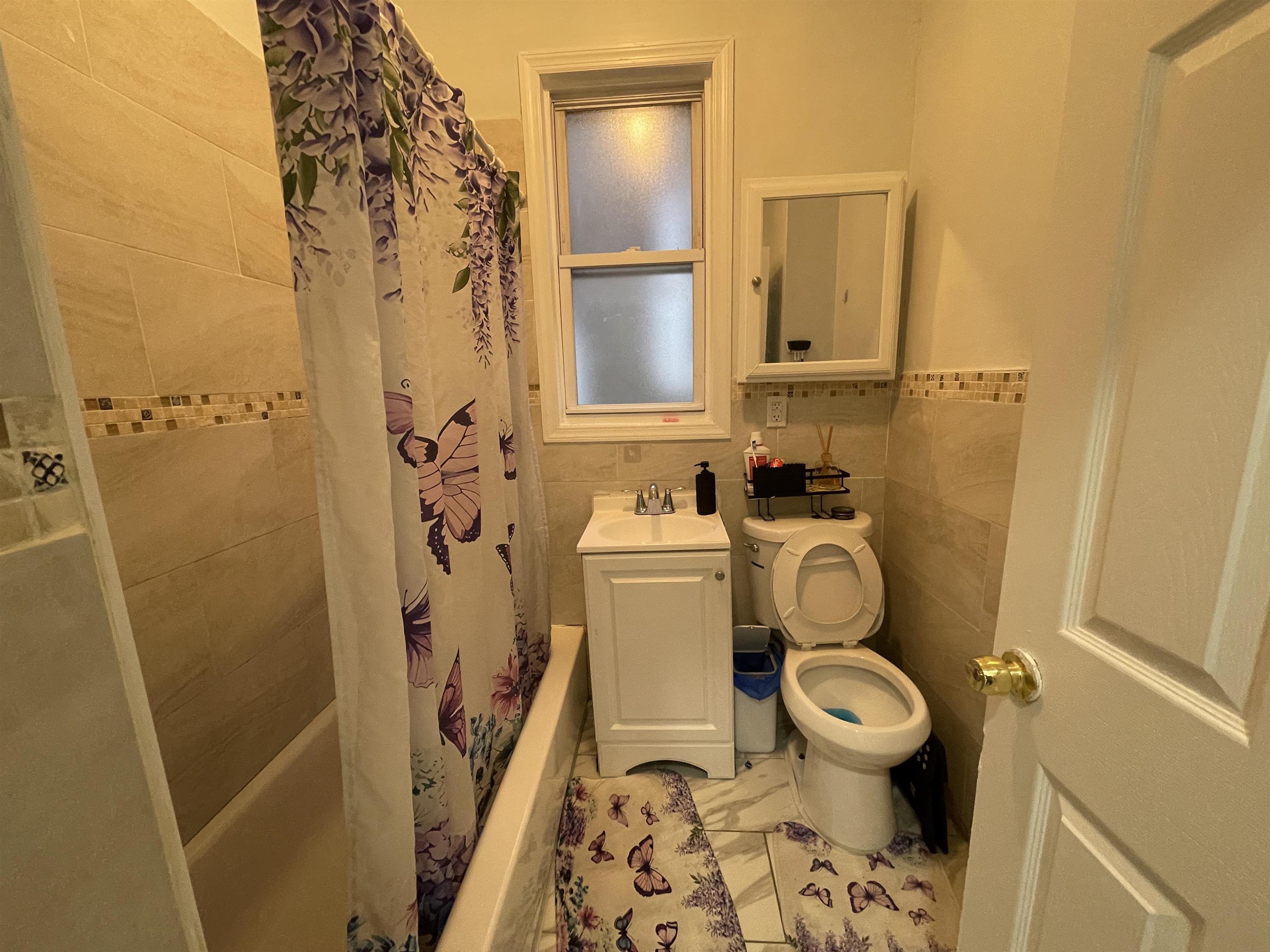33 CLERK ST