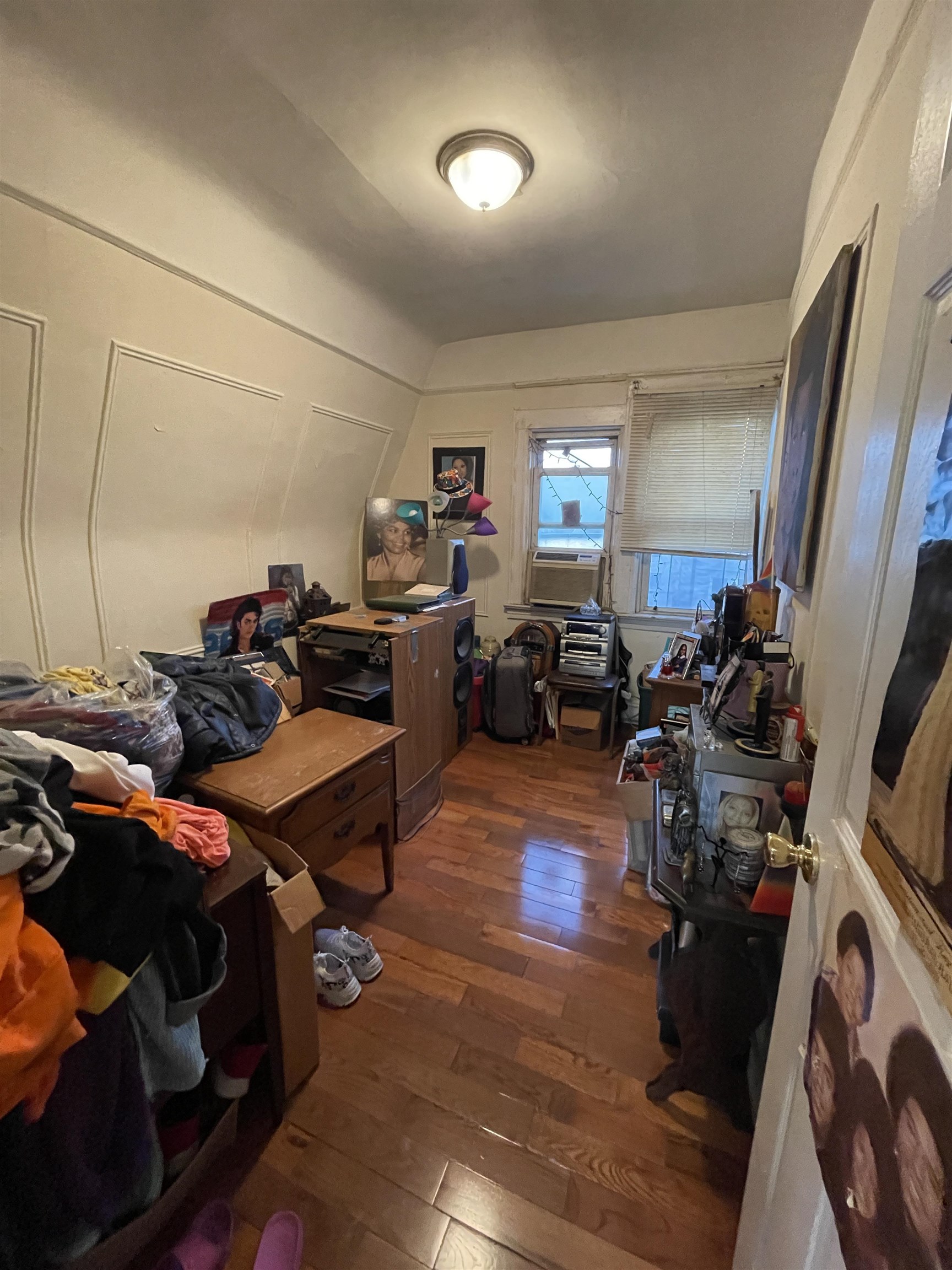 33 CLERK ST