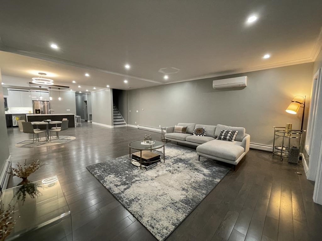29 CARLTON AVE Unit: 2