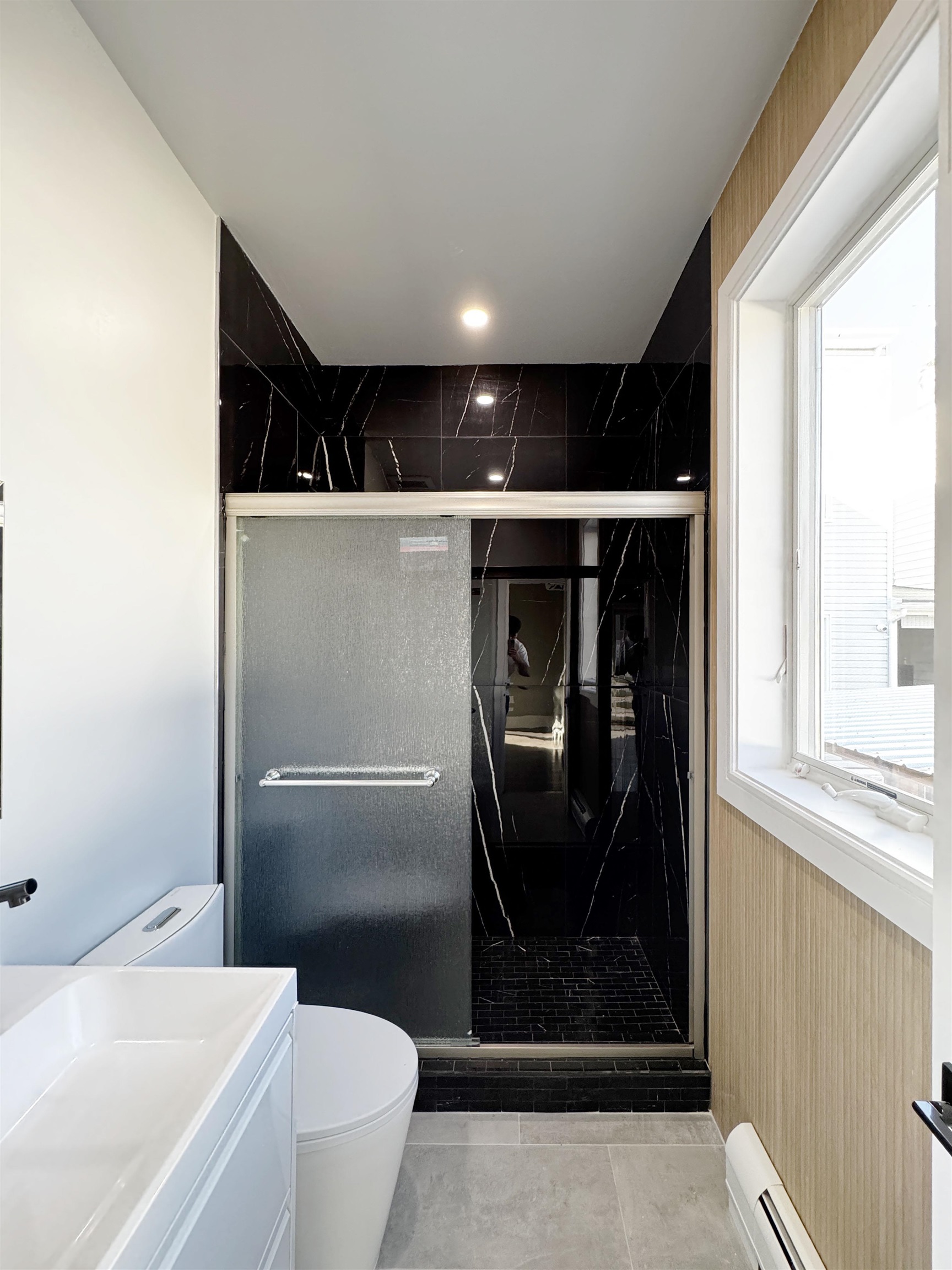 29 CARLTON AVE Unit: 2