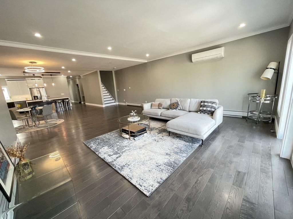 29 CARLTON AVE Unit: 2
