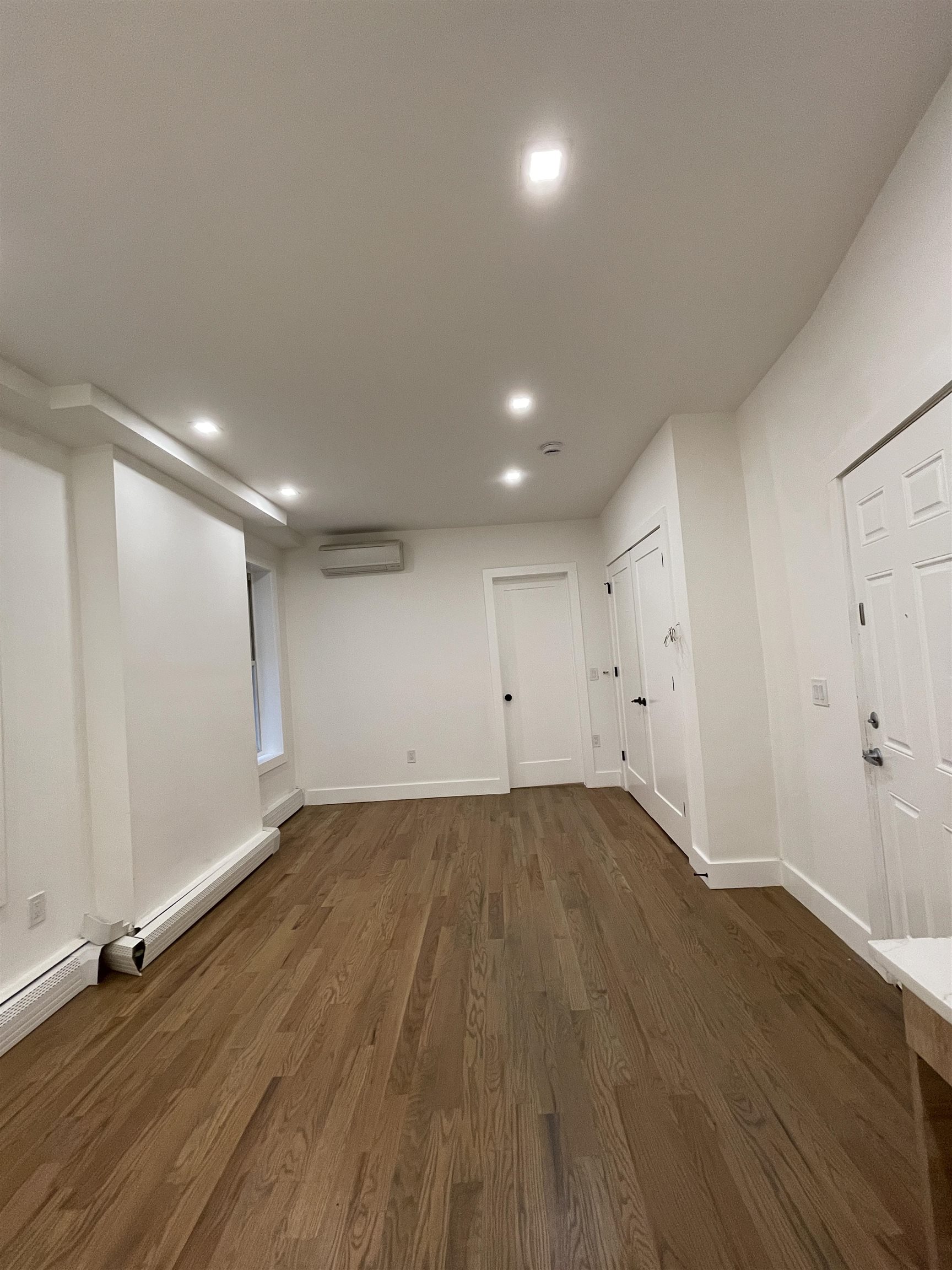 232 VAN HORNE ST Unit: 4