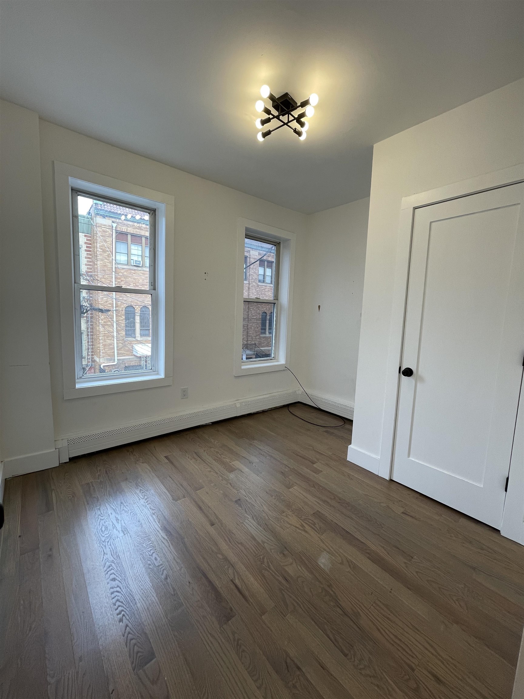 232 VAN HORNE ST Unit: 4