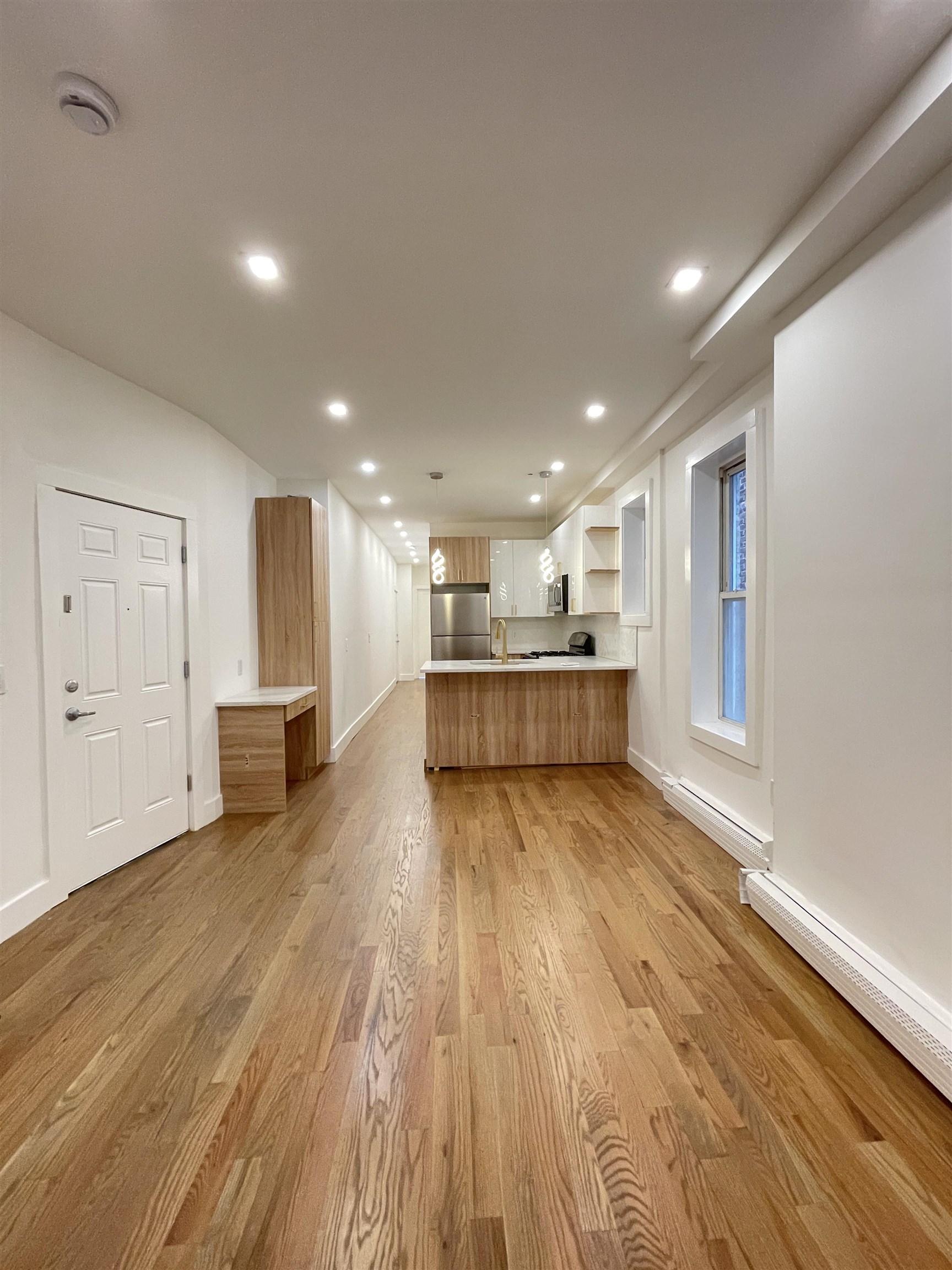 232 VAN HORNE ST Unit: 4