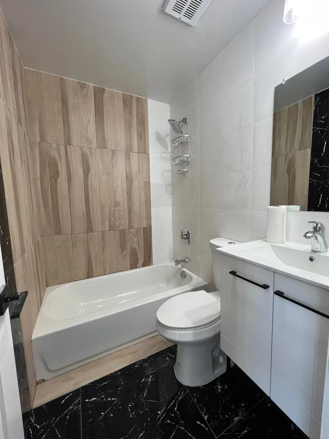 84 SHERMAN AVE Unit: 5