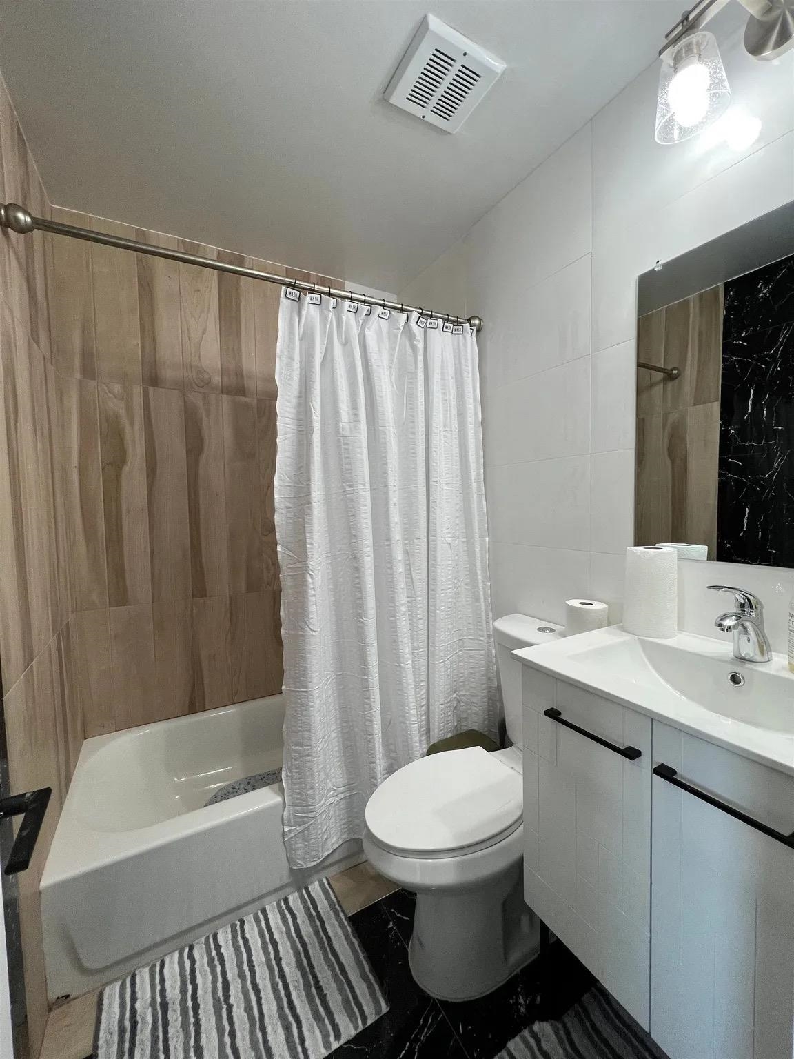 84 SHERMAN AVE Unit: 5