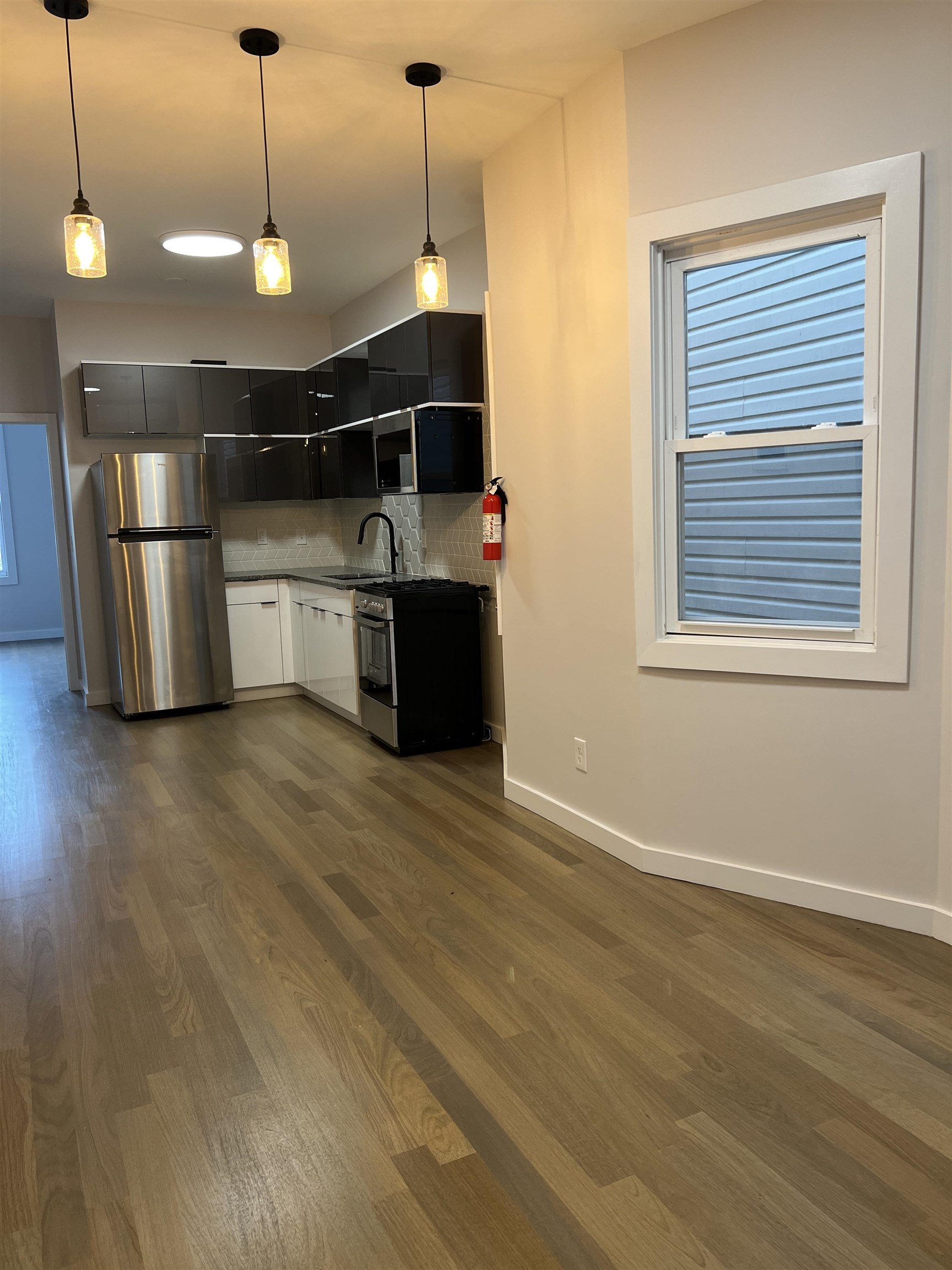 107 MAGAZINE ST Unit: 2R