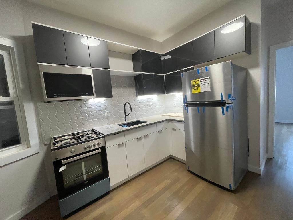 107 MAGAZINE ST Unit: 2R