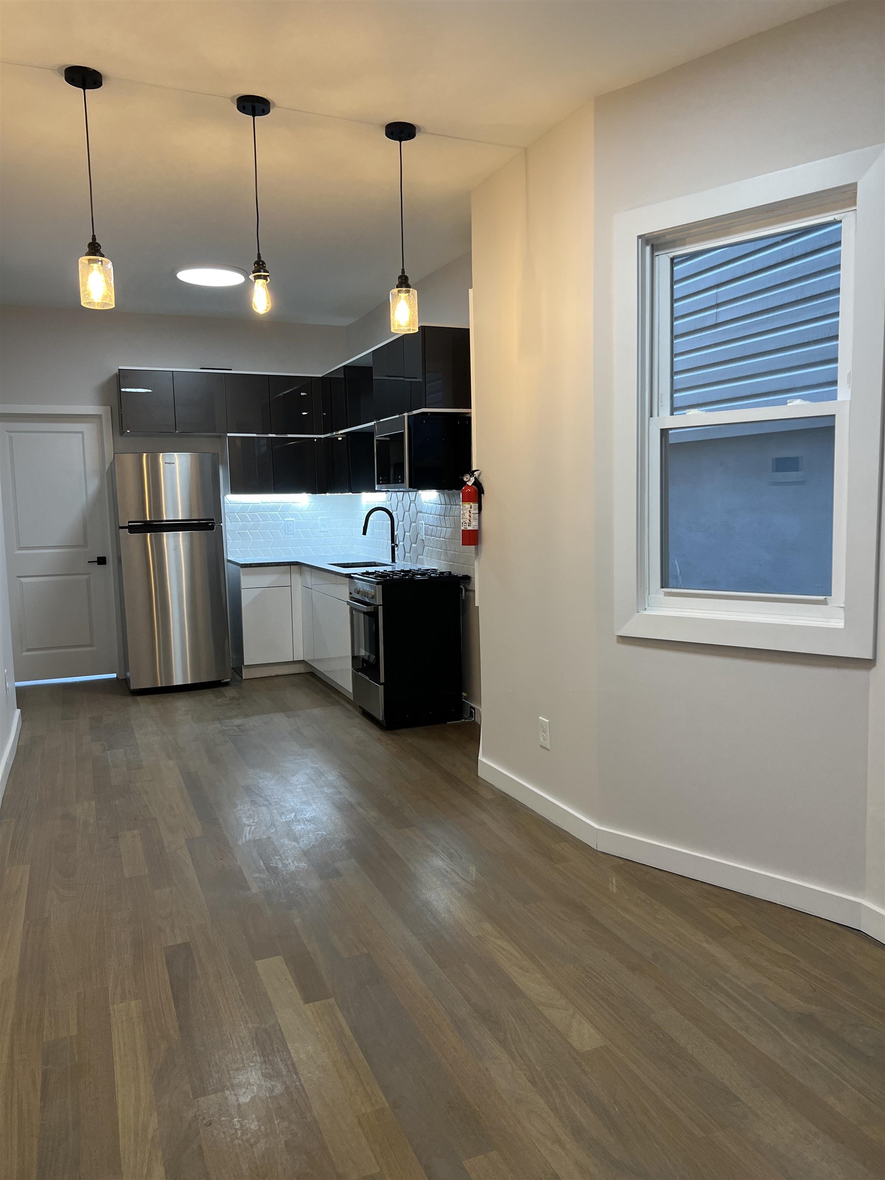 107 MAGAZINE ST Unit: 2R