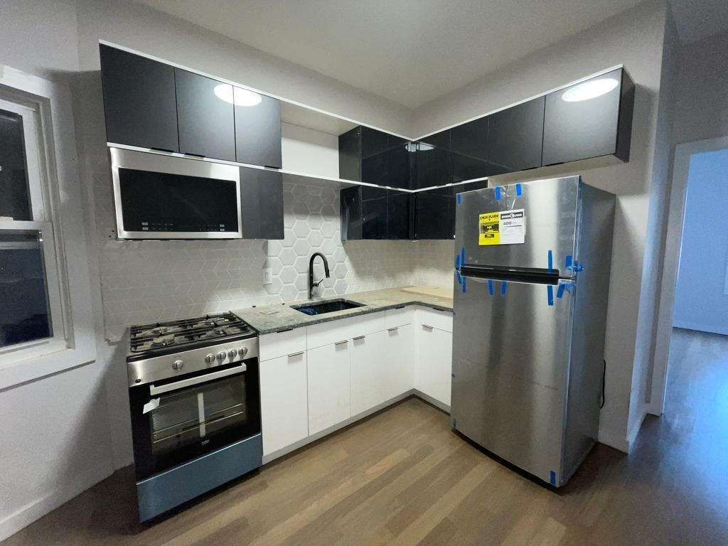 107 MAGAZINE ST Unit: 2R