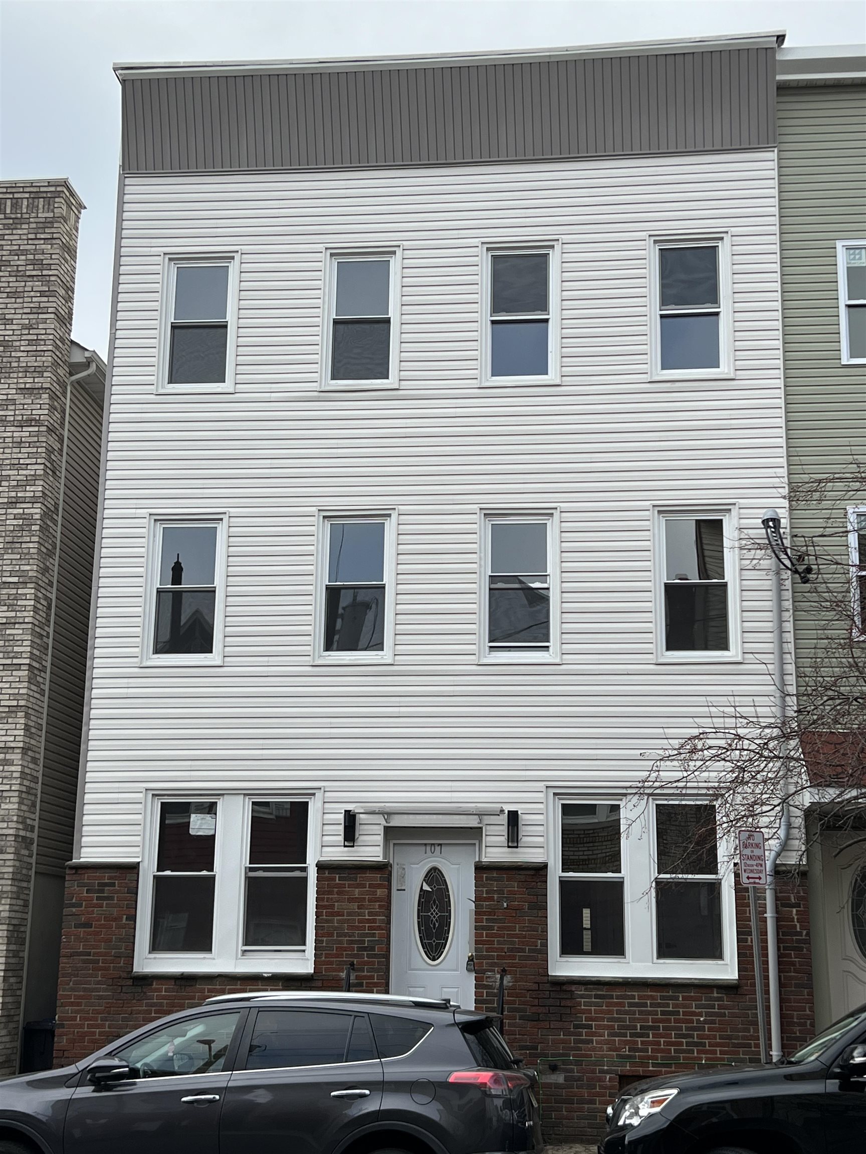 107 MAGAZINE ST Unit: 2R
