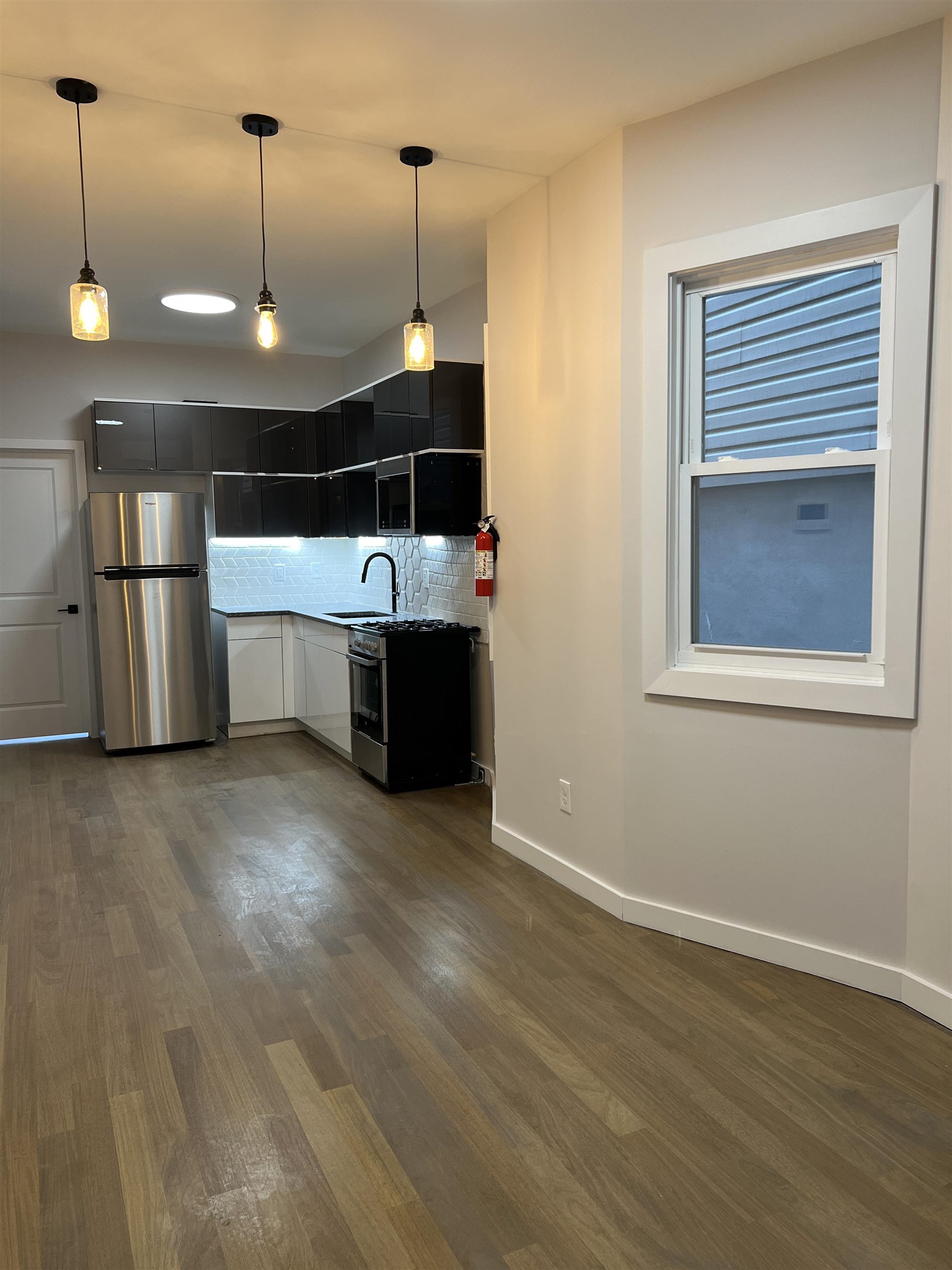 107 MAGAZINE ST Unit: 2R