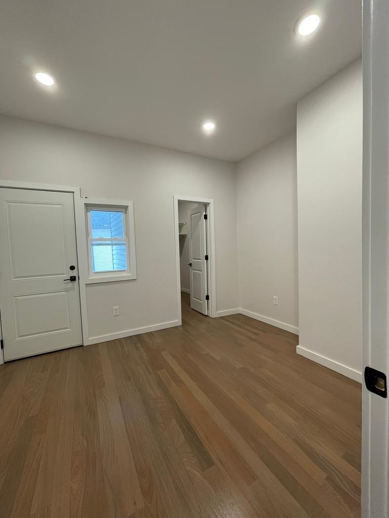 107 MAGAZINE ST Unit: 2R