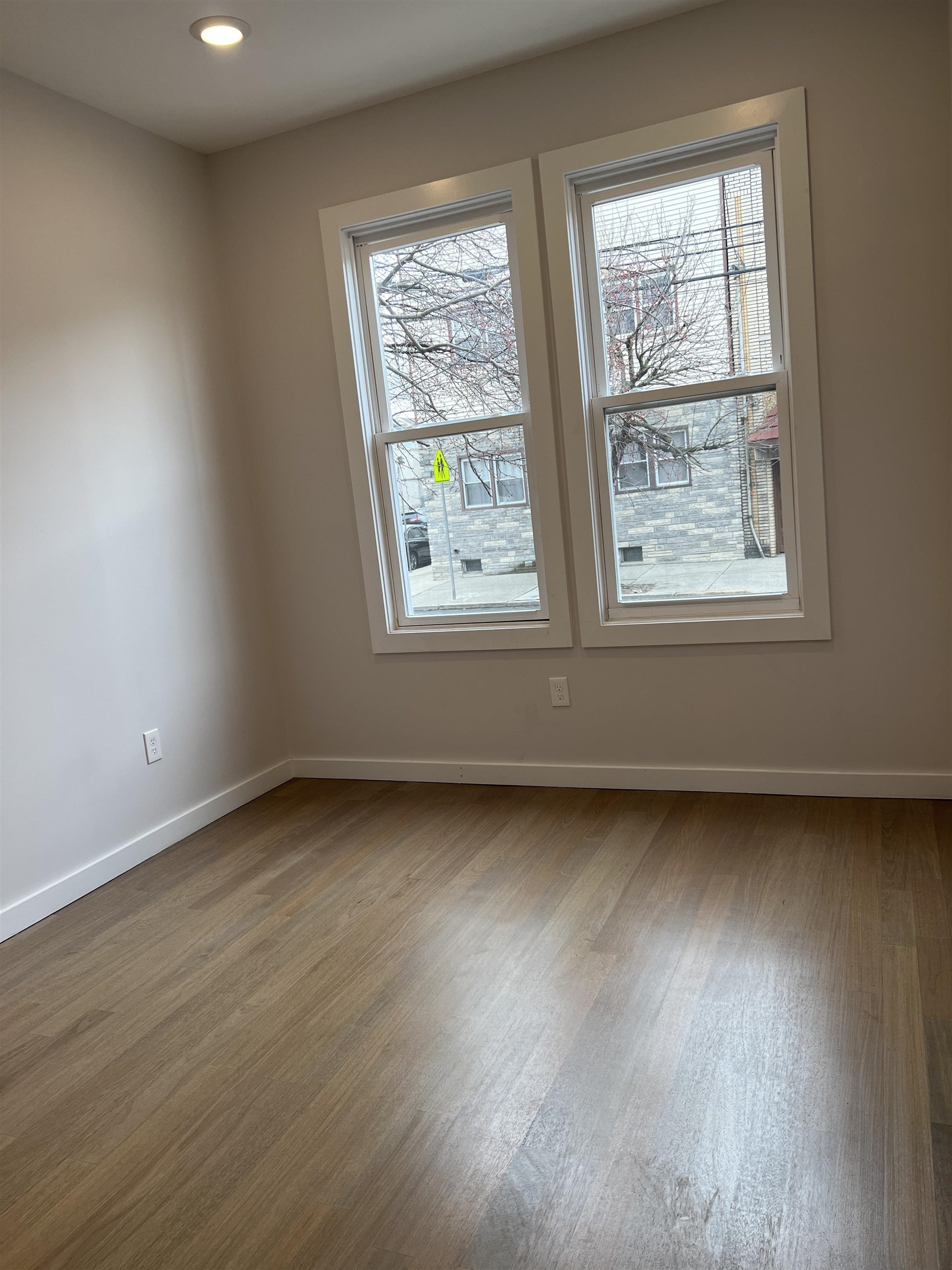 107 MAGAZINE ST Unit: 2R