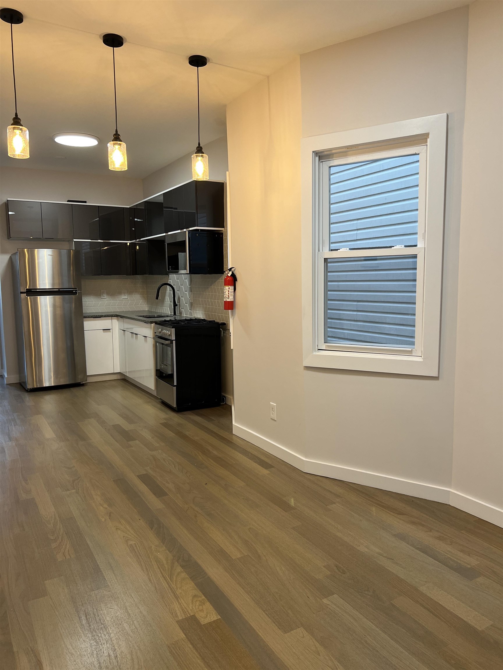 107 MAGAZINE ST Unit: 2R