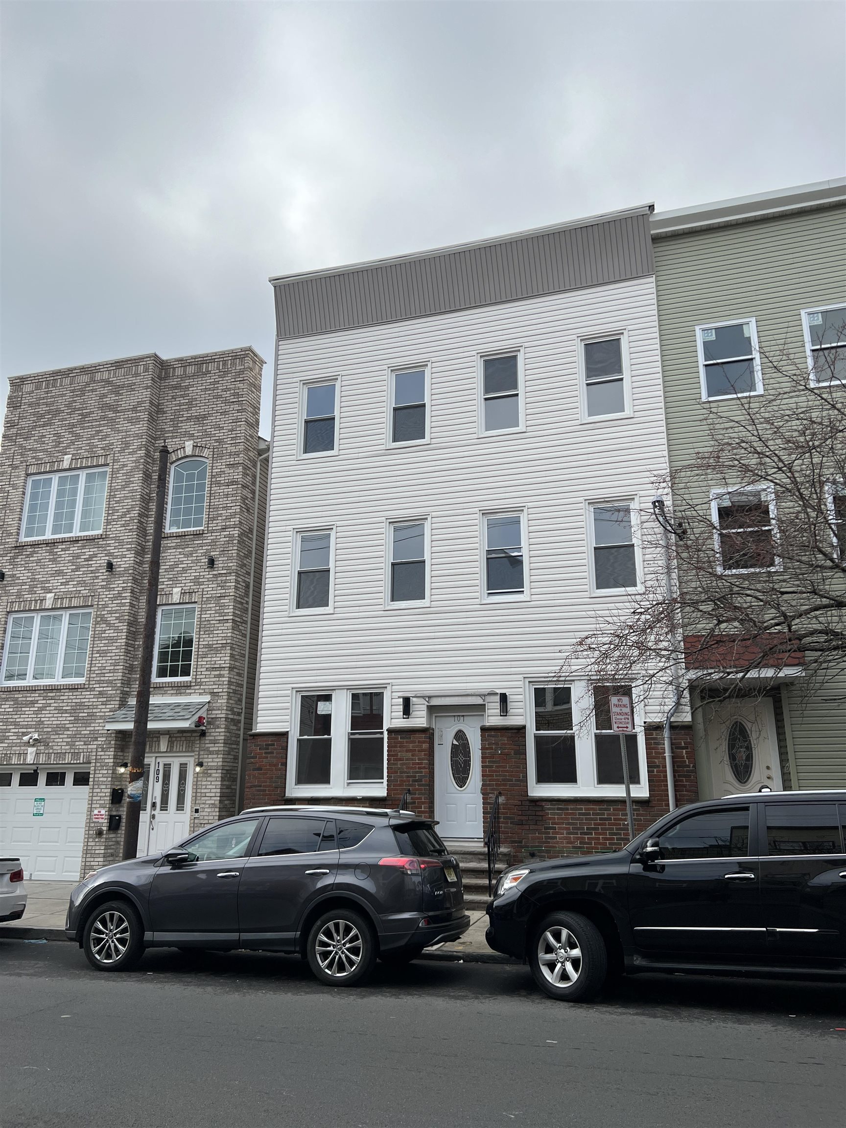 107 MAGAZINE ST Unit: 2R
