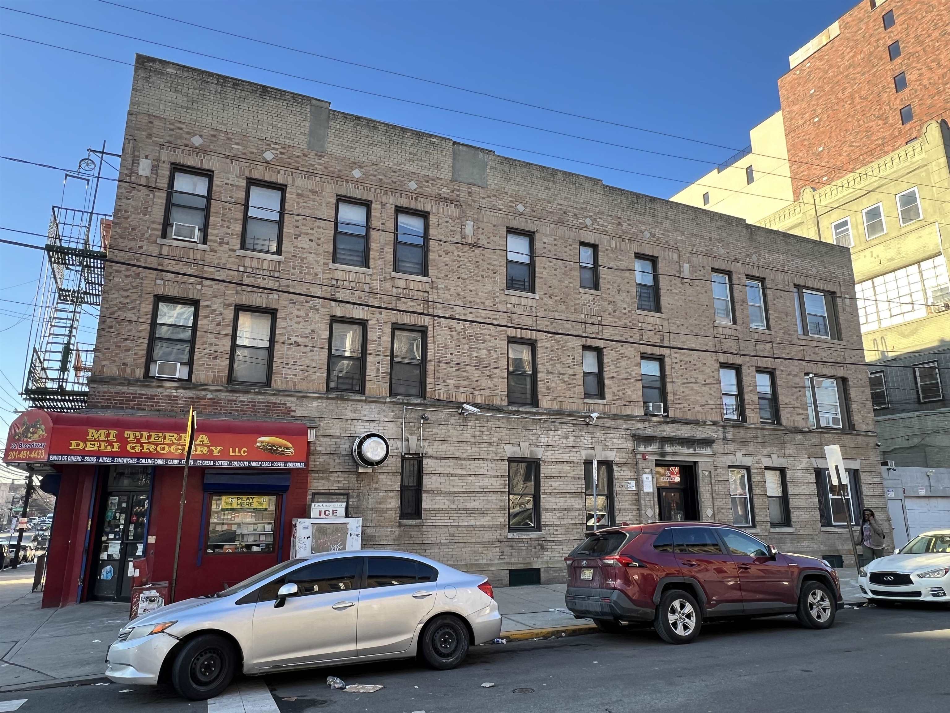 32 BROADWAY Unit: 1