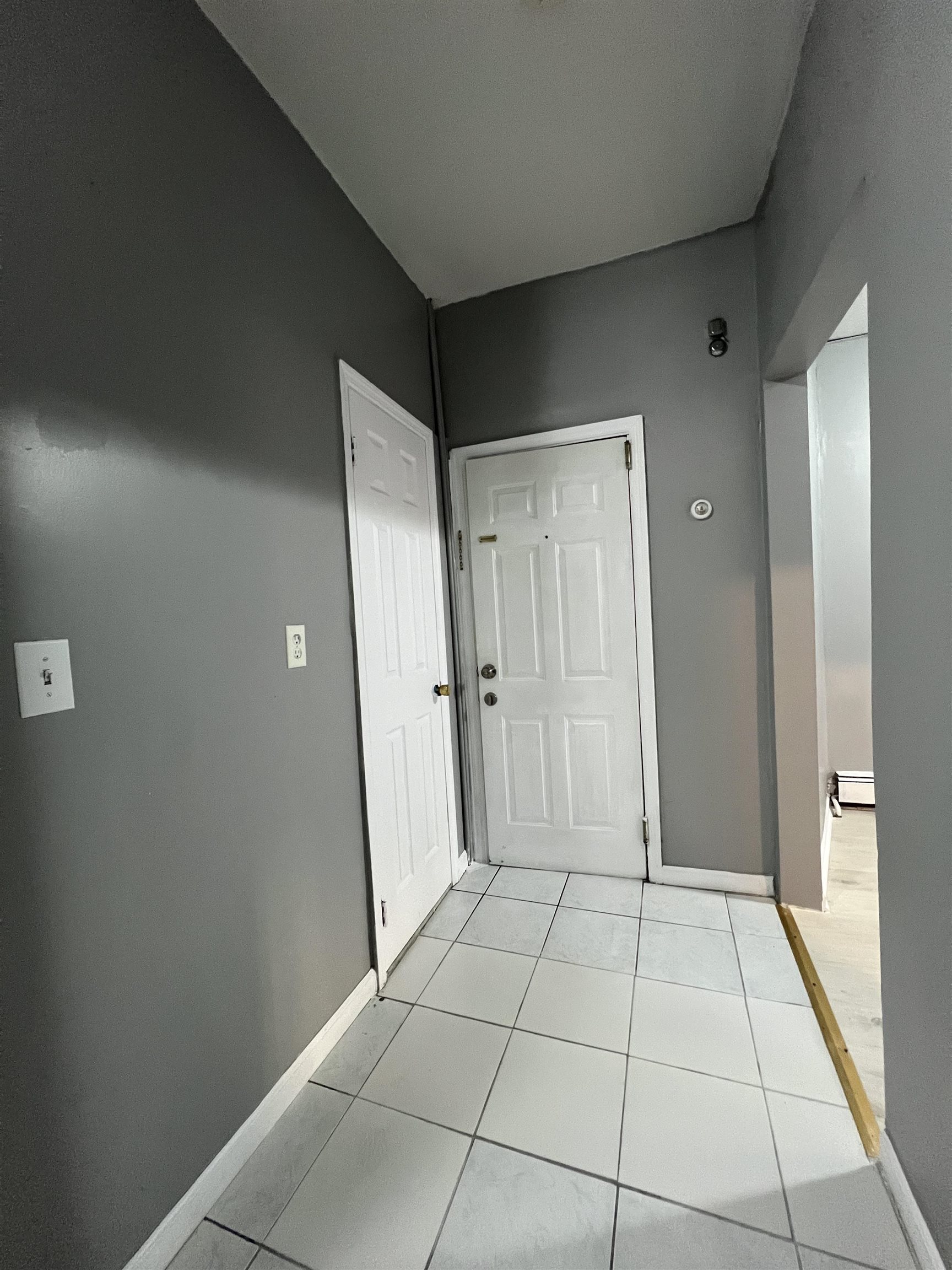 32 BROADWAY Unit: 1