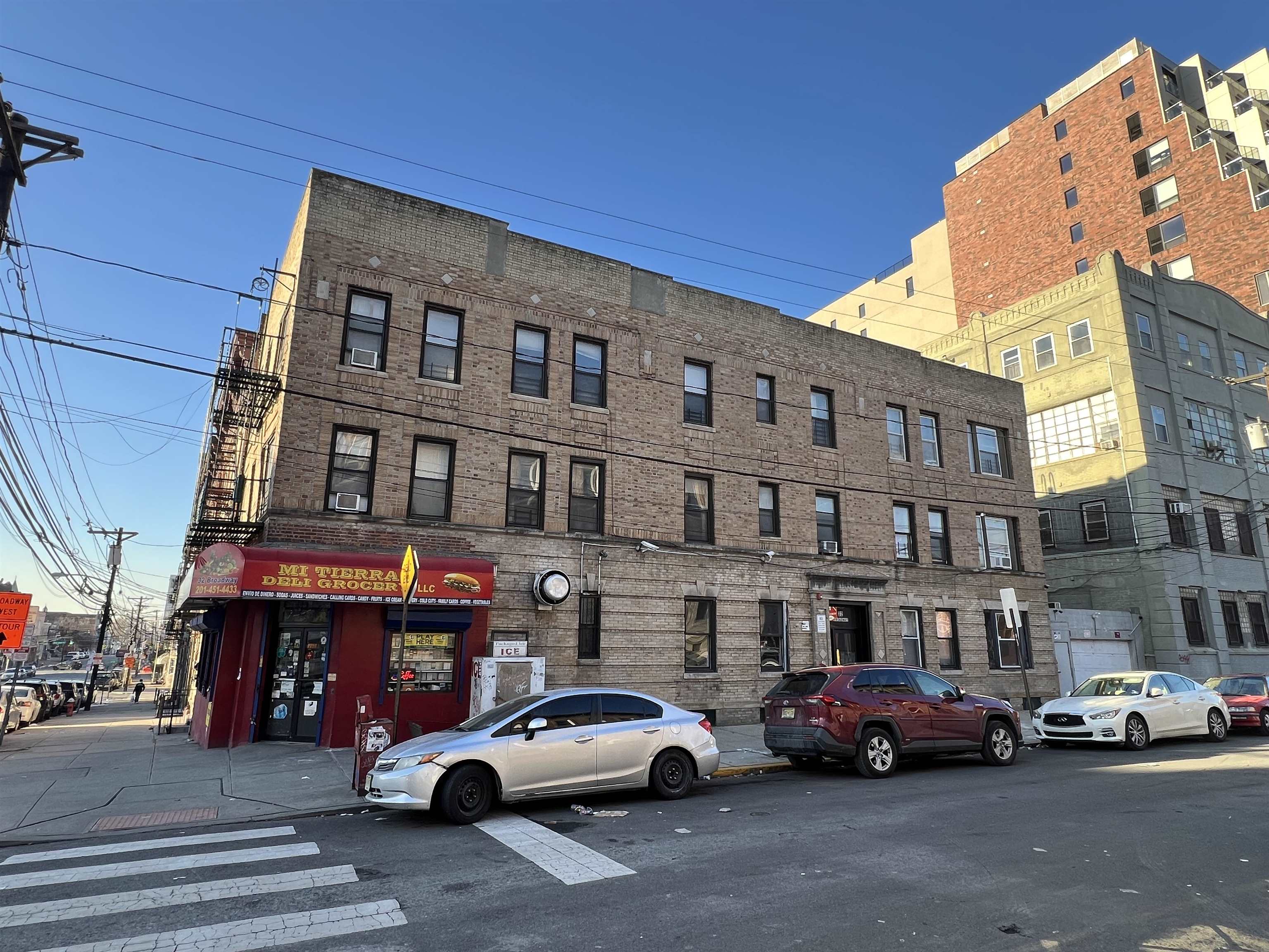 32 BROADWAY Unit: 1