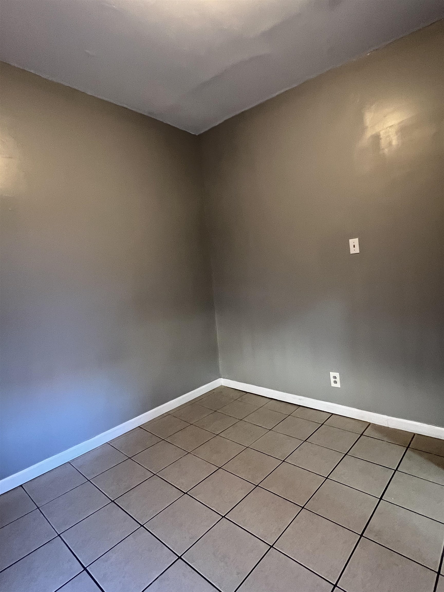 32 BROADWAY Unit: 1