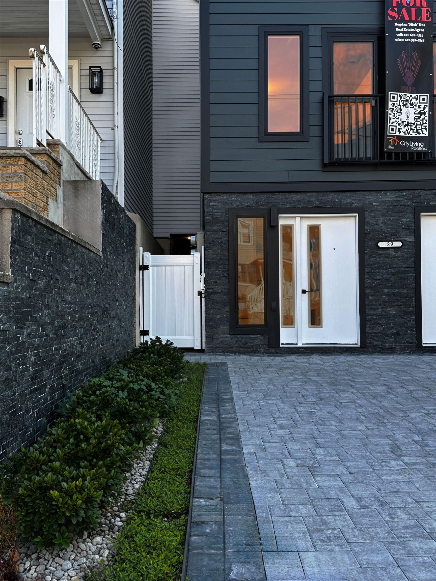 29 CARLTON AVE Unit: 1