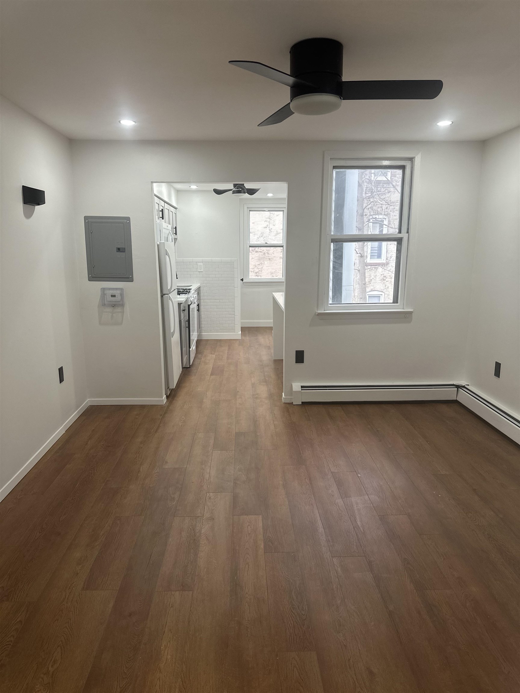 107 MAGNOLIA AVE Unit: 2R