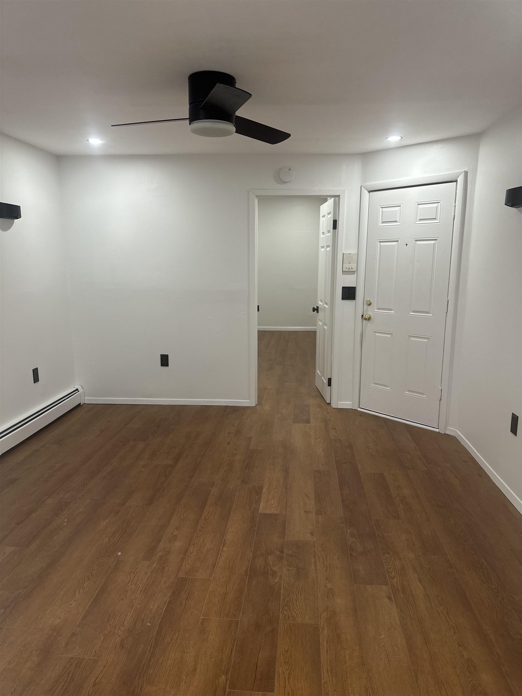 107 MAGNOLIA AVE Unit: 2R