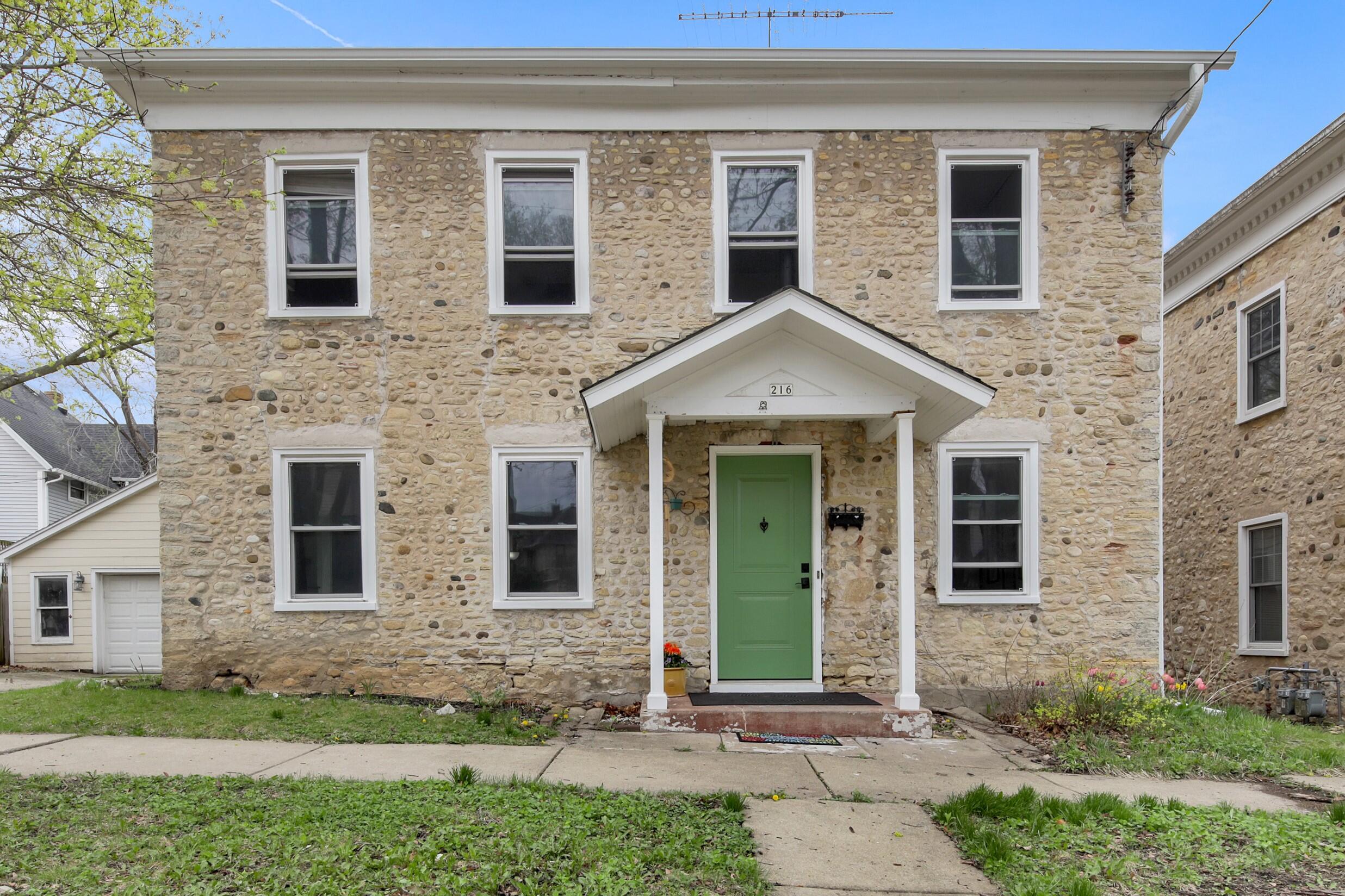 216 W Jefferson St W
