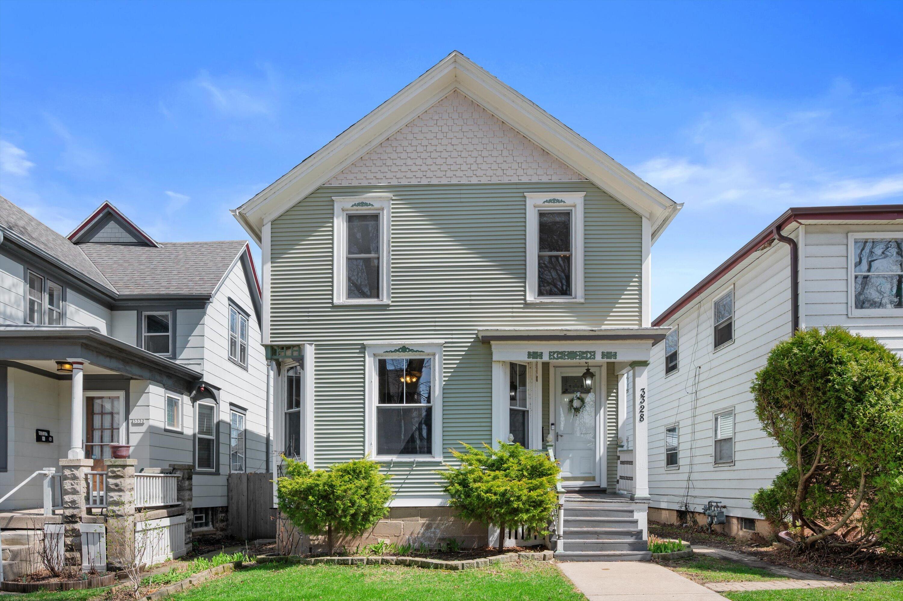 3328 N Bartlett Ave