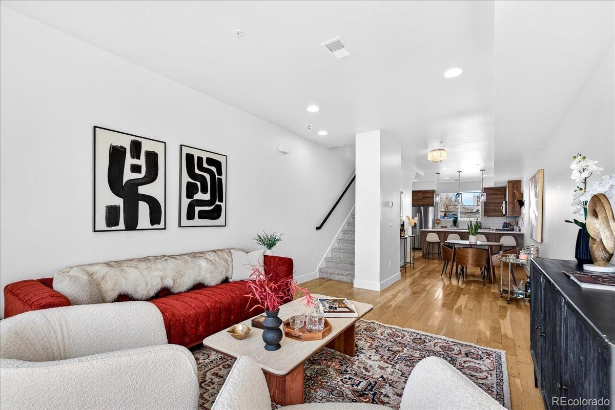 3520 W Conejos Place Unit: 11