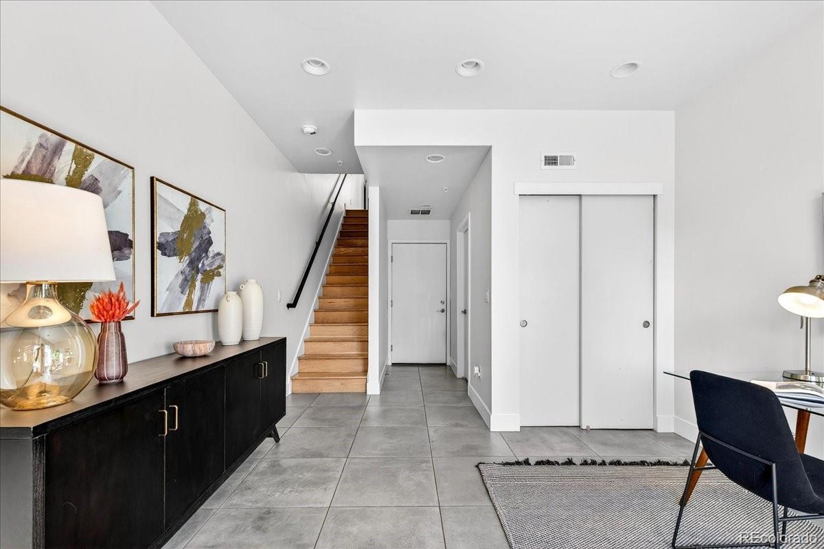 3520 W Conejos Place Unit: 11