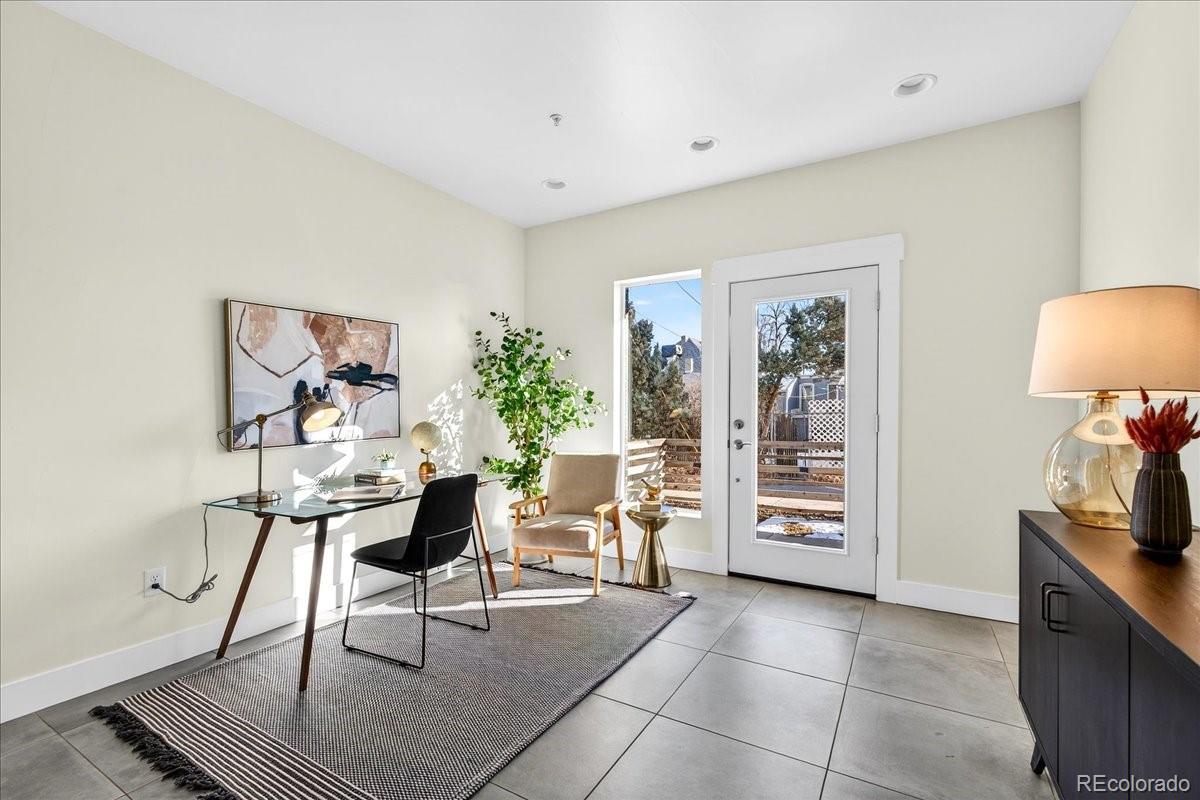 3520 W Conejos Place Unit: 11