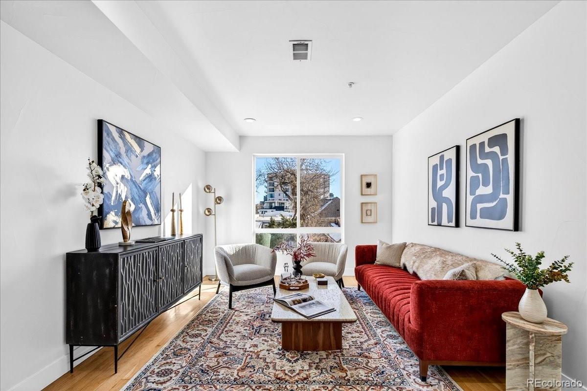 3520 W Conejos Place Unit: 11