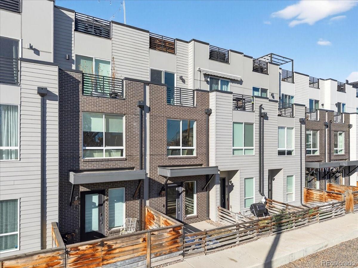 3520 W Conejos Place Unit: 11