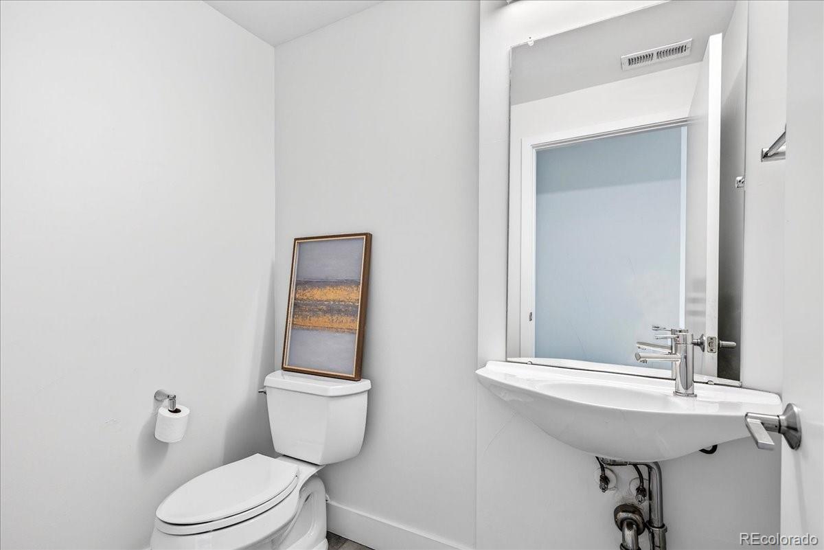 3520 W Conejos Place Unit: 11