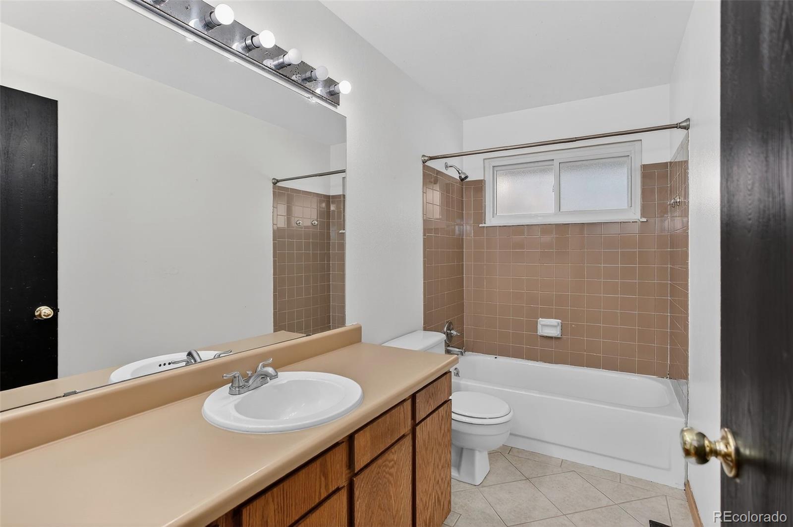 18907 E Loyola Circle