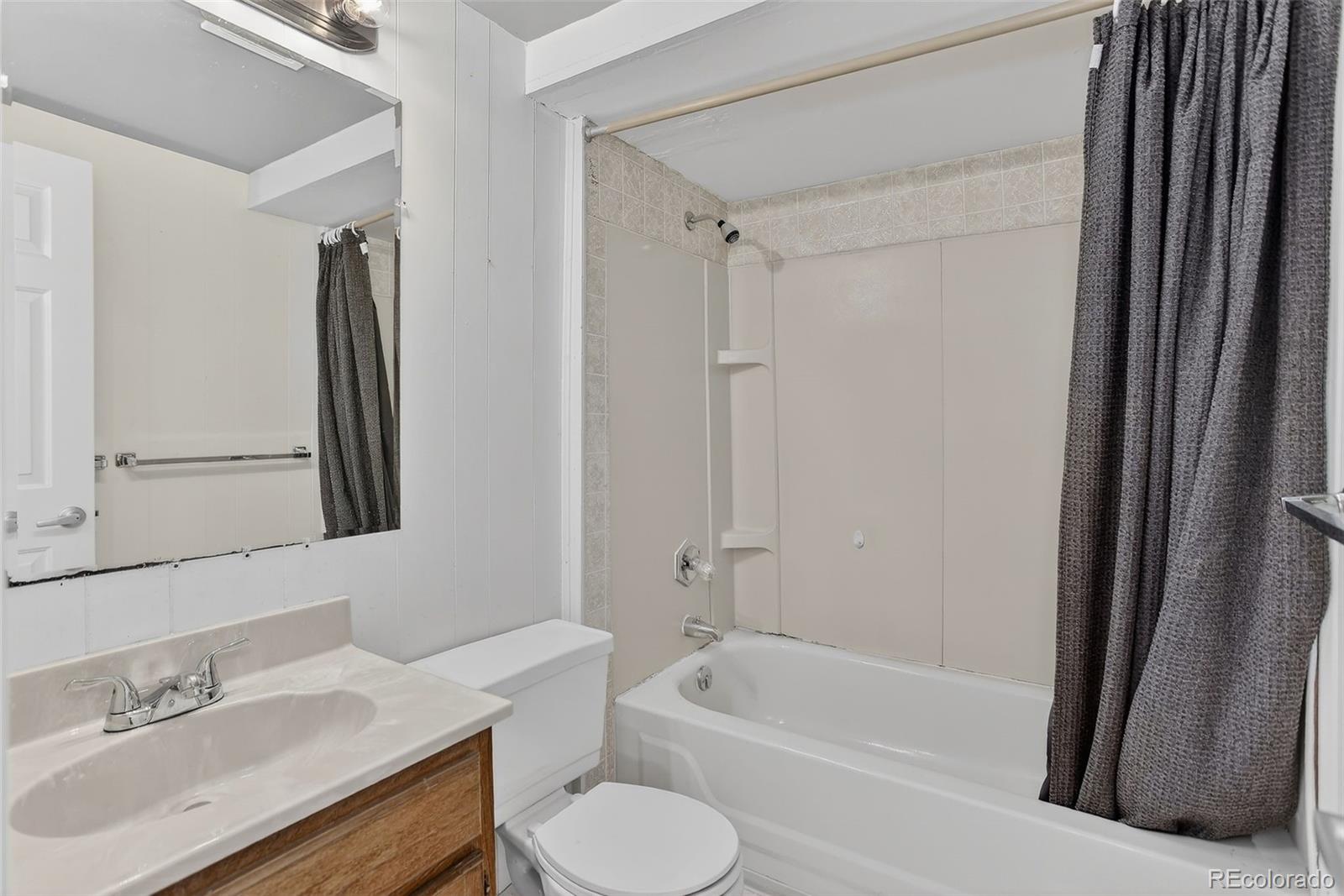 18907 E Loyola Circle