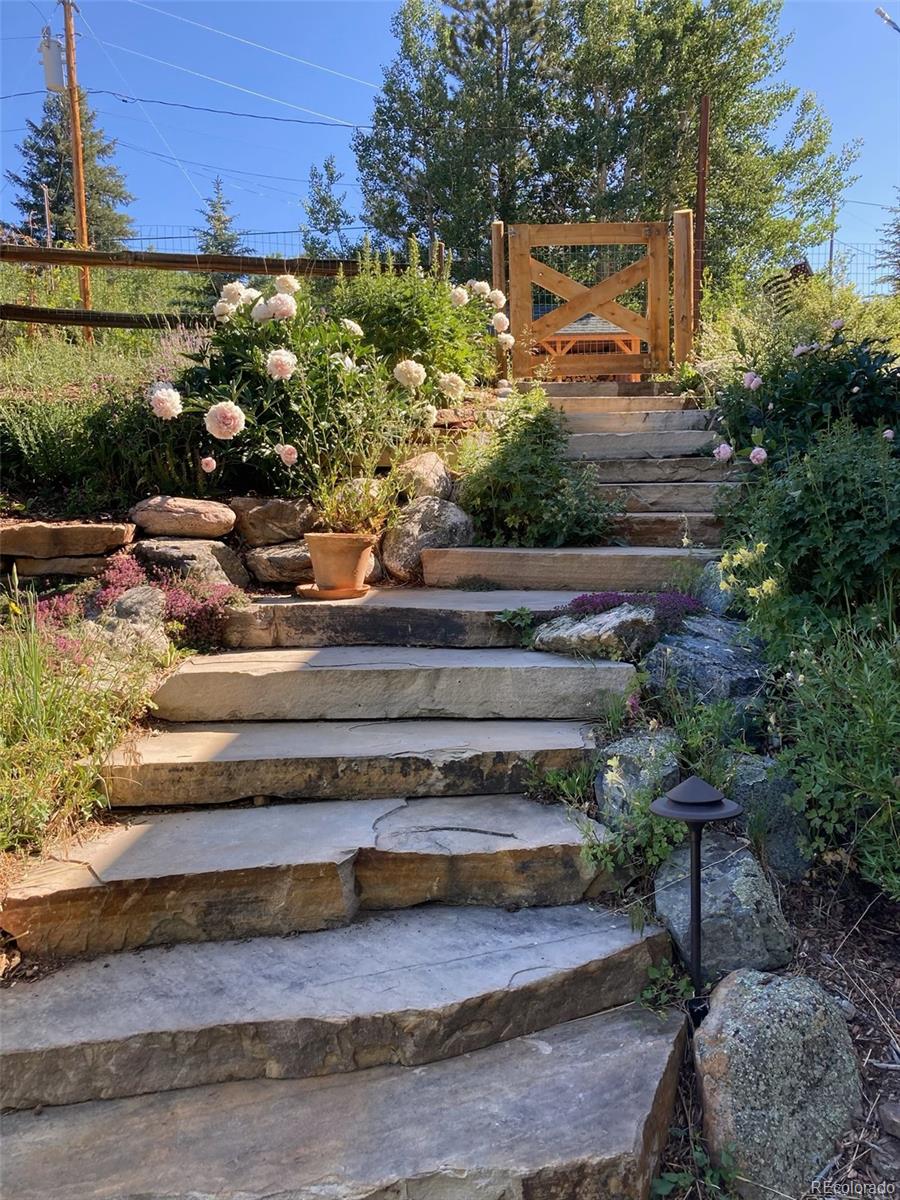 44 Forest Ridge Circle