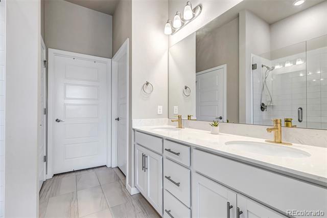 400 E Fremont Place Unit: 404