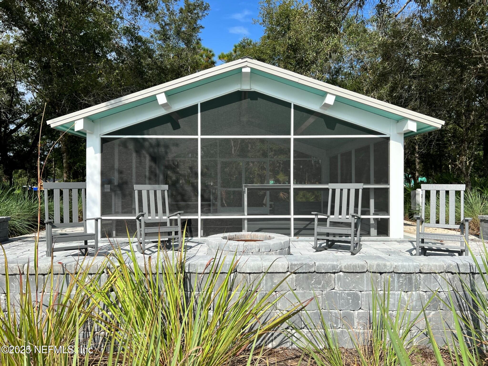 525 JUNIPER HILLS Drive, St. Johns