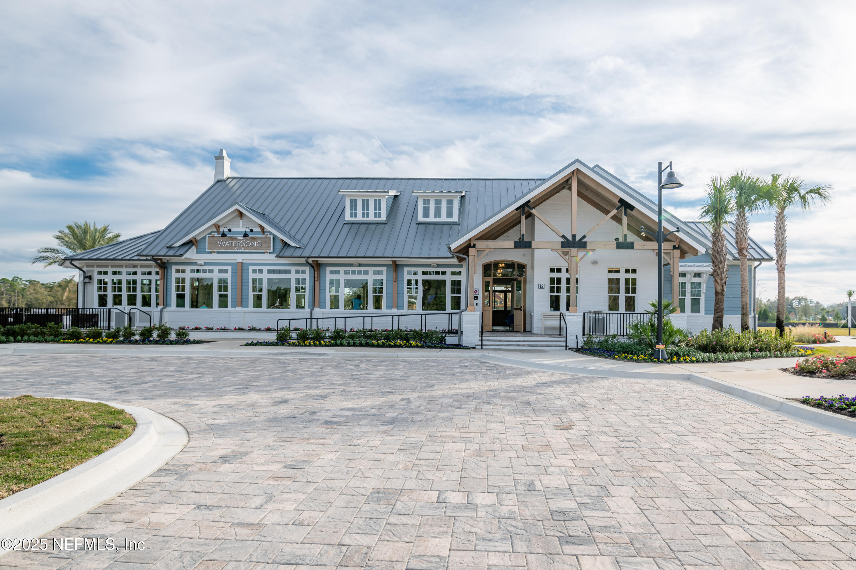 525 JUNIPER HILLS Drive, St. Johns