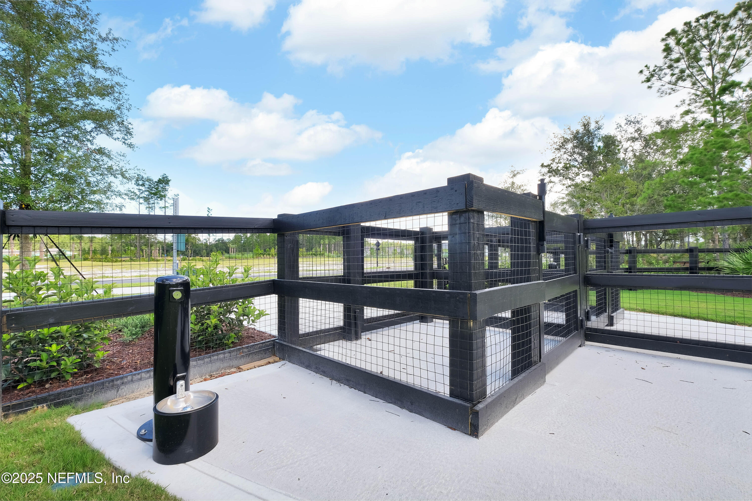 525 JUNIPER HILLS Drive, St. Johns